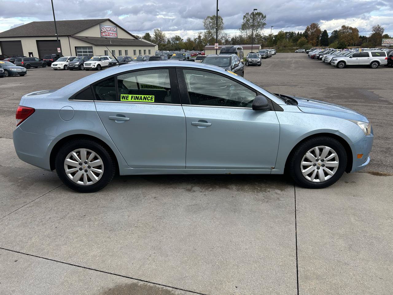 Used 2011 Chevrolet Cruze LS w/ Connectivity Package FWD image 4