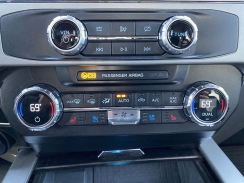 Used 2022 Ford F350 Lariat w/ Black Appearance Package AWD/4WD image 19