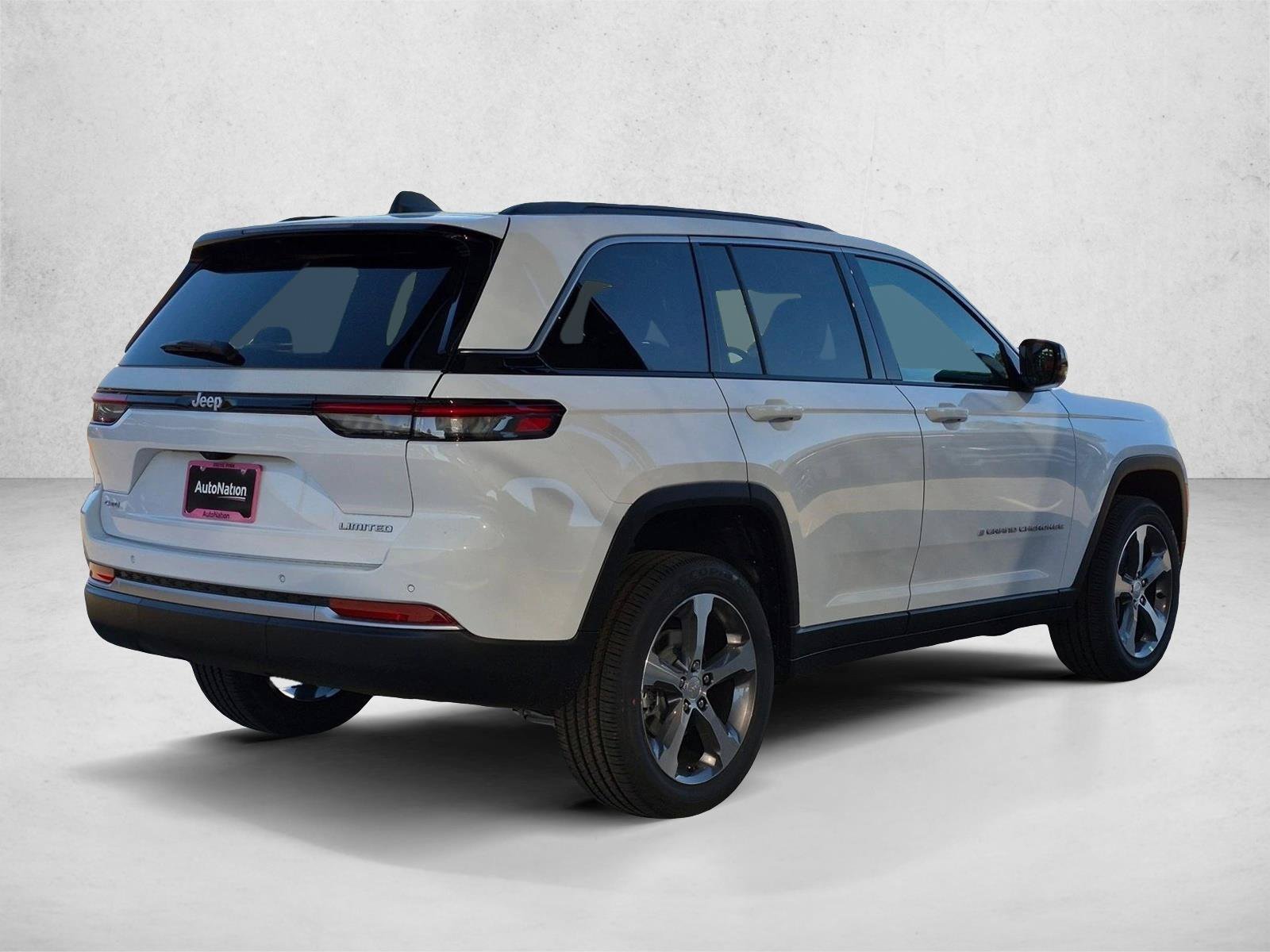 New 2026 Jeep Grand Cherokee Limited AWD/4WD image 2
