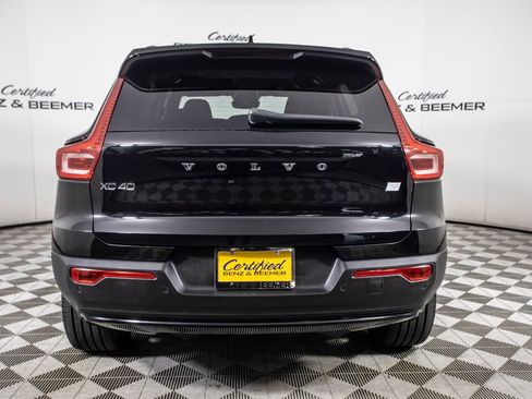 Used 2023 Volvo XC40 Recharge Ultimate image 8