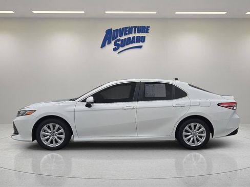 Used 2019 Toyota Camry LE FWD image 4