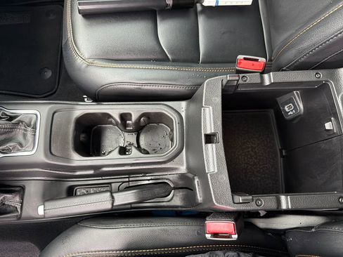 Used 2025 Jeep Gladiator Sport w/ Premium Package image 34