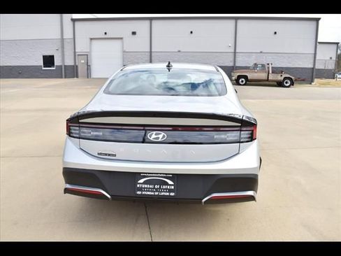 Used 2025 Hyundai Sonata SE image 3