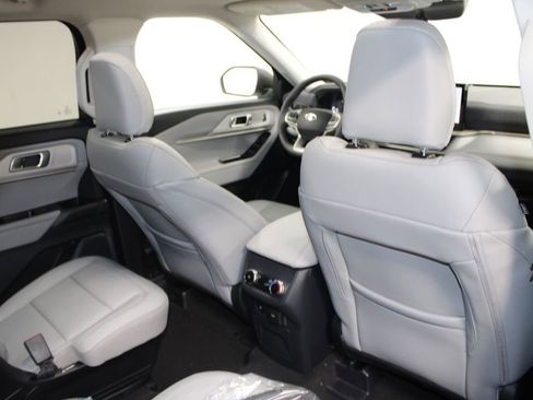 New 2026 Ford Explorer Active image 34