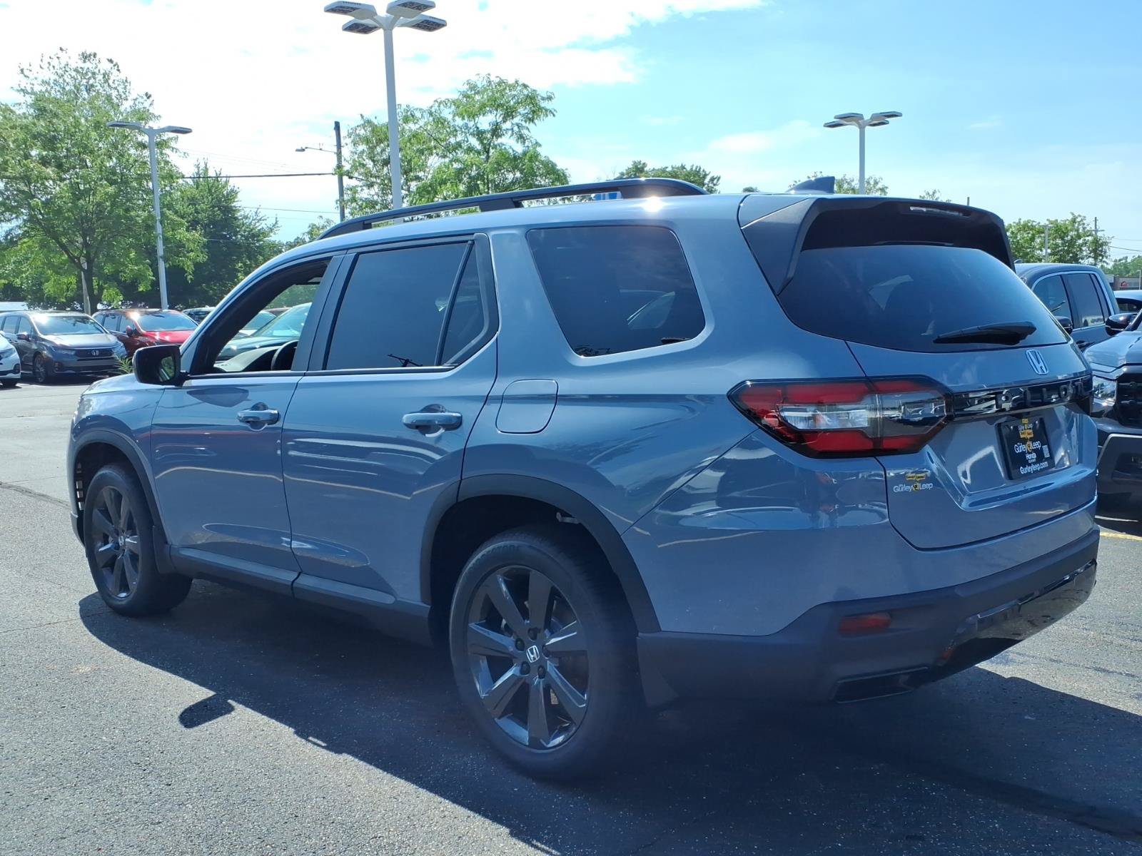 New 2026 Honda Pilot Sport image 7