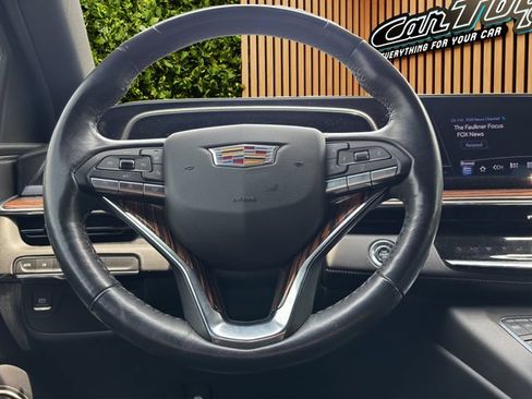 Used 2023 Cadillac Escalade ESV Premium Luxury AWD/4WD image 32