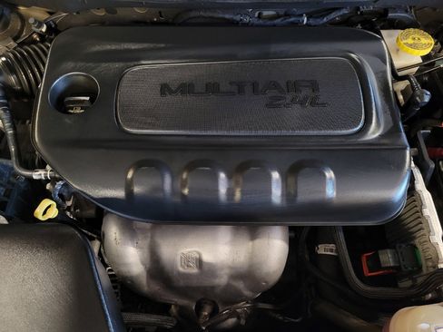 Used 2019 Jeep Cherokee Latitude Plus w/ Cold Weather Group image 30