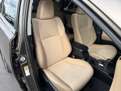 Used 2015 Toyota RAV4 XLE AWD/4WD image 8