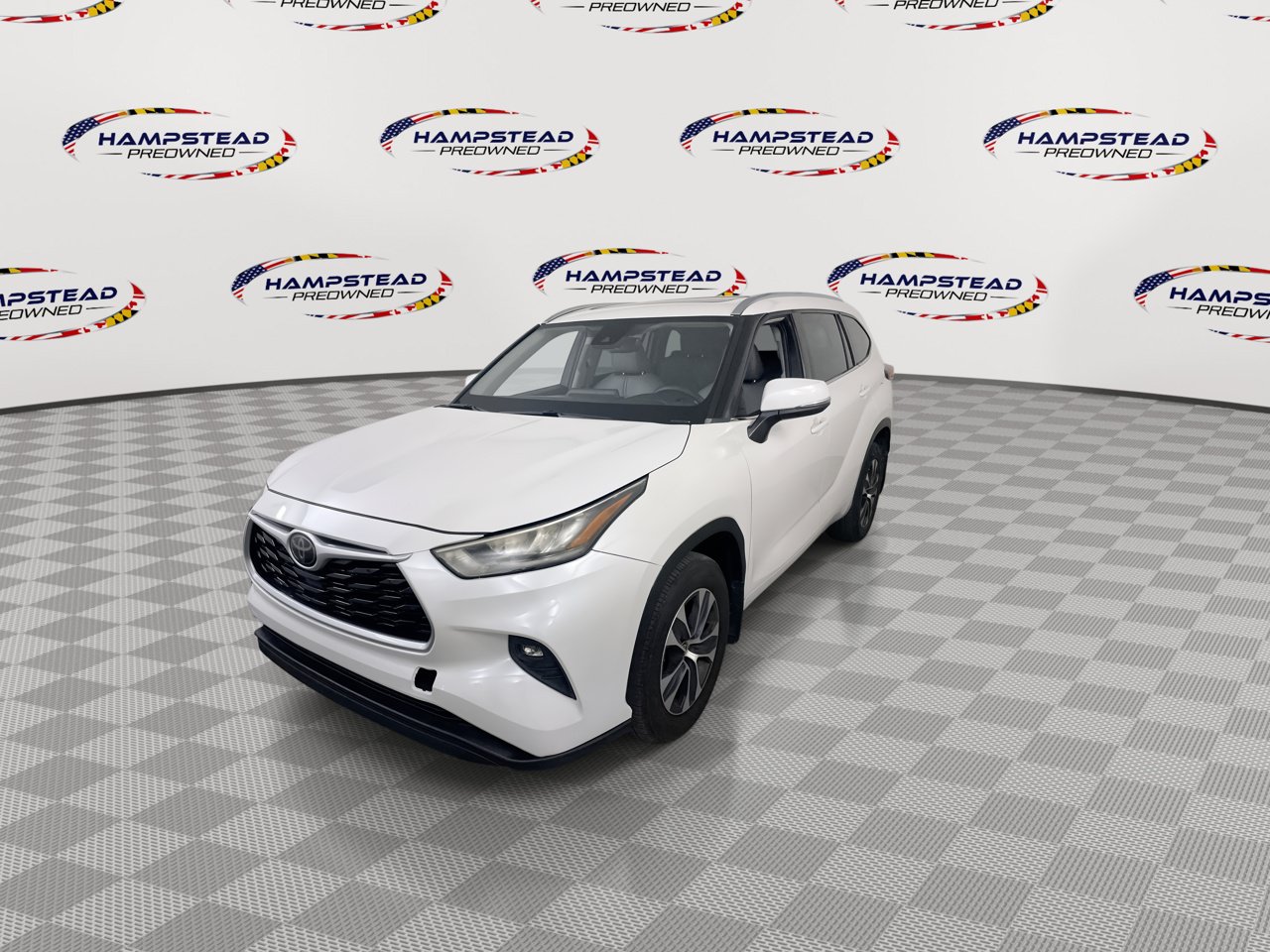 Used 2020 Toyota Highlander XLE AWD/4WD image 5