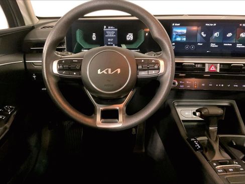 Used 2025 Kia K5 LXS FWD image 5
