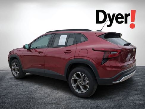 Certified 2025 Chevrolet Trax LT image 6