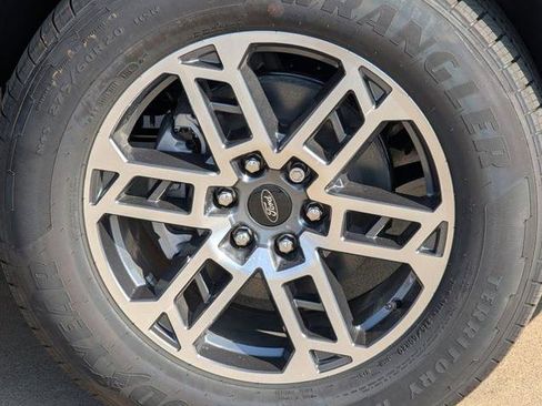 New 2025 Ford Expedition Active image 9