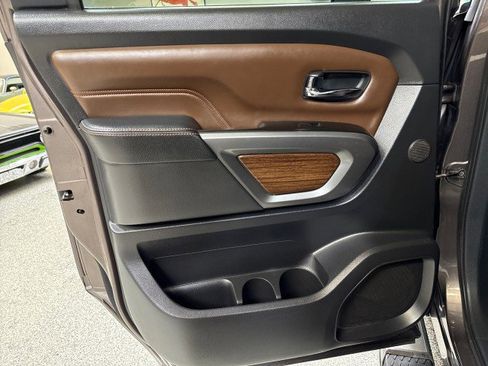 Used 2018 Nissan Titan Platinum Reserve w/ Platinum Utility Package image 38