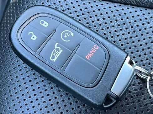 Used 2022 Jeep Cherokee Trailhawk w/ Premium Leather Package AWD/4WD image 37