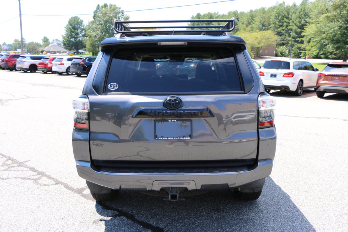 Used 2021 Toyota 4Runner Venture w/ Moonroof Package AWD/4WD image 4