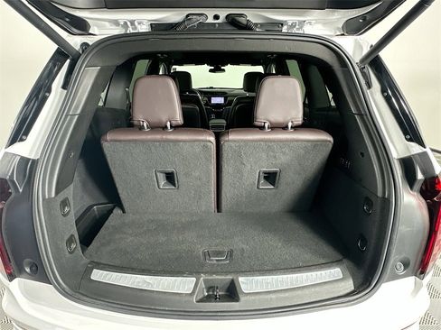 Used 2022 Cadillac XT6 Premium Luxury image 27