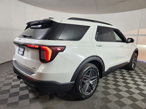 New 2026 Ford Explorer ST-Line w/ ST-Line Street Pack AWD/4WD image 7
