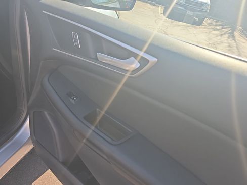 Used 2022 Ford Edge SEL image 21