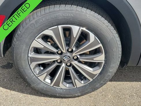 Certified 2024 Buick Envision Preferred AWD/4WD image 31