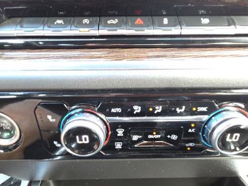 Used 2023 GMC Sierra 1500 Elevation image 38