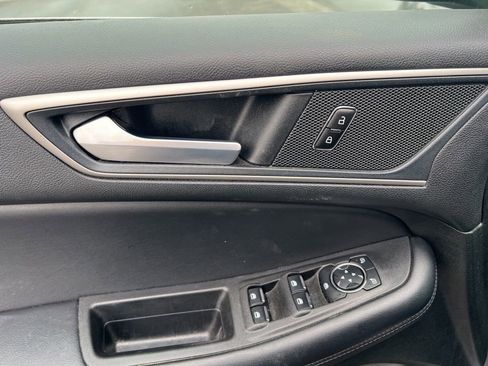 Used 2023 Ford Edge SEL image 9