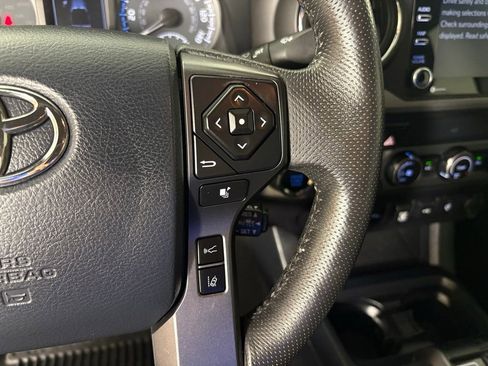 Used 2020 Toyota Tacoma TRD Off-Road w/ Technology Package image 21