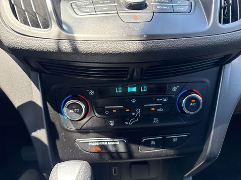 Used 2017 Ford Escape SE w/ Equipment Group 201A FWD image 29
