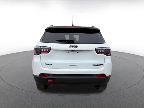 Used 2025 Jeep Compass Trailhawk image 12