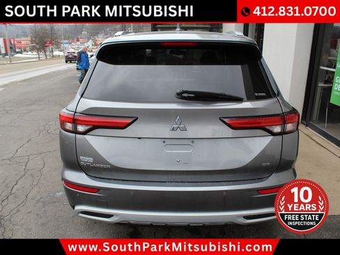 Used 2022 Mitsubishi Outlander SE image 8