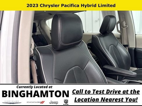 Used 2023 Chrysler Pacifica Limited FWD image 28