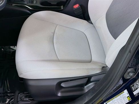 Used 2022 Toyota Corolla LE image 19