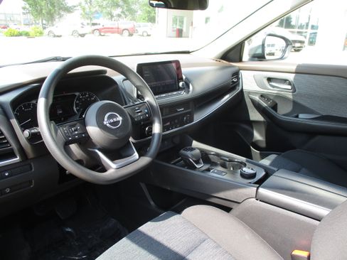 Used 2023 Nissan Rogue SV AWD/4WD image 14