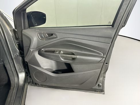 Used 2017 Ford Escape S FWD image 28