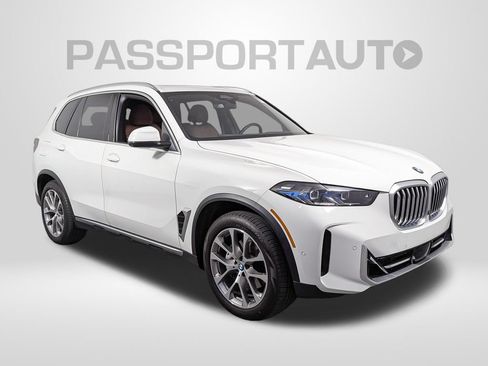 Used 2025 BMW X5 xDrive40i w/ Premium Package AWD/4WD image 9