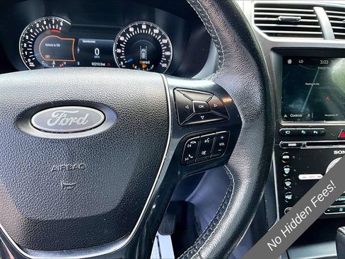 Used 2018 Ford Explorer Platinum AWD/4WD image 17