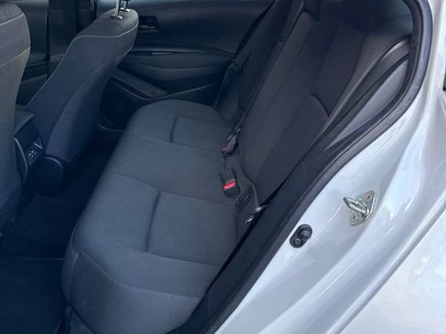 Used 2025 Toyota Corolla LE FWD image 11
