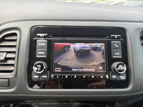 Used 2022 Honda HR-V LX image 26