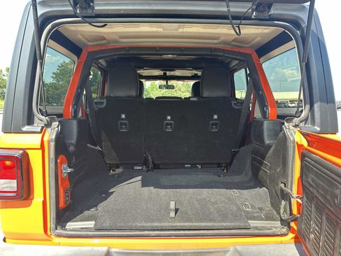 Used 2018 Jeep Wrangler Unlimited Sport S AWD/4WD image 36
