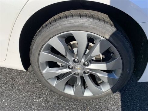 Used 2016 Chevrolet Malibu Premier w/ Driver Confidence Package image 34