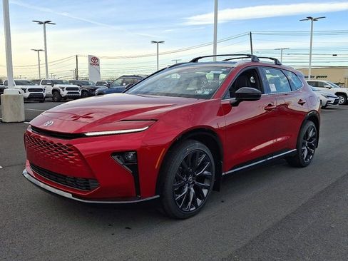 New 2025 Toyota Crown Signia image 3