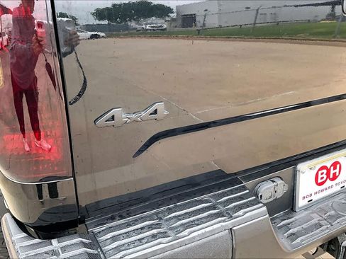 Used 2019 Toyota Tundra SR5 w/ SR5 Upgrade Package AWD/4WD image 29