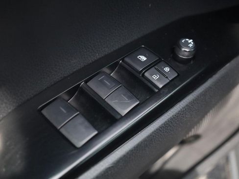 Used 2025 Toyota Camry SE FWD image 10