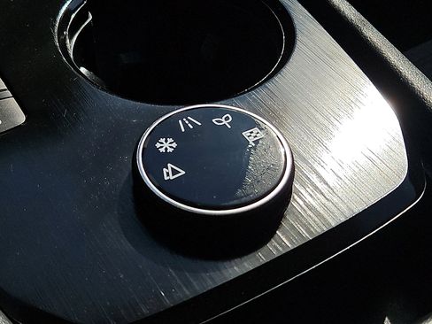 Certified 2023 Nissan Rogue SV image 23