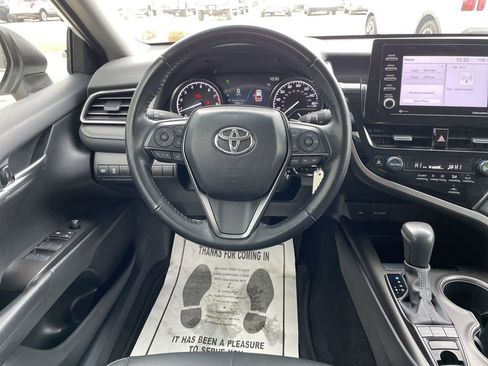 Used 2024 Toyota Camry SE image 12