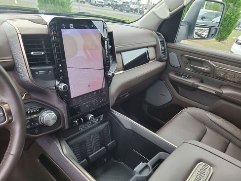 Used 2025 RAM 1500 Limited AWD/4WD image 25