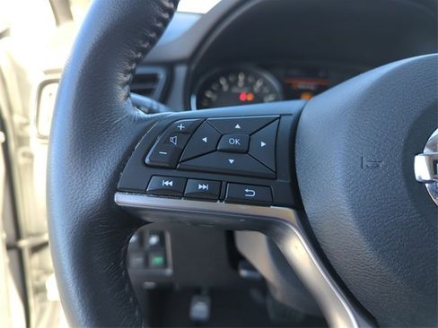 Certified 2018 Nissan Rogue SL w/ Premium Package image 38