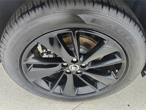 Used 2025 Jaguar F-PACE R-Dynamic S image 57