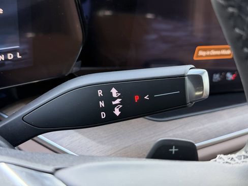 New 2026 Chevrolet Suburban High Country image 19