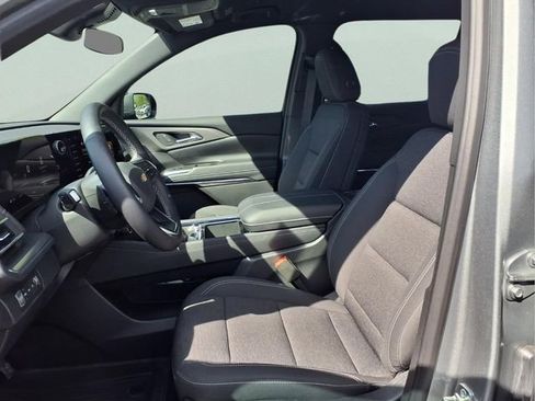 Used 2026 Chevrolet Traverse LT w/ LPO, Floor Liner Package AWD/4WD image 16
