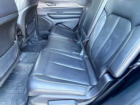 Used 2023 Jeep Grand Cherokee L Limited AWD/4WD image 31